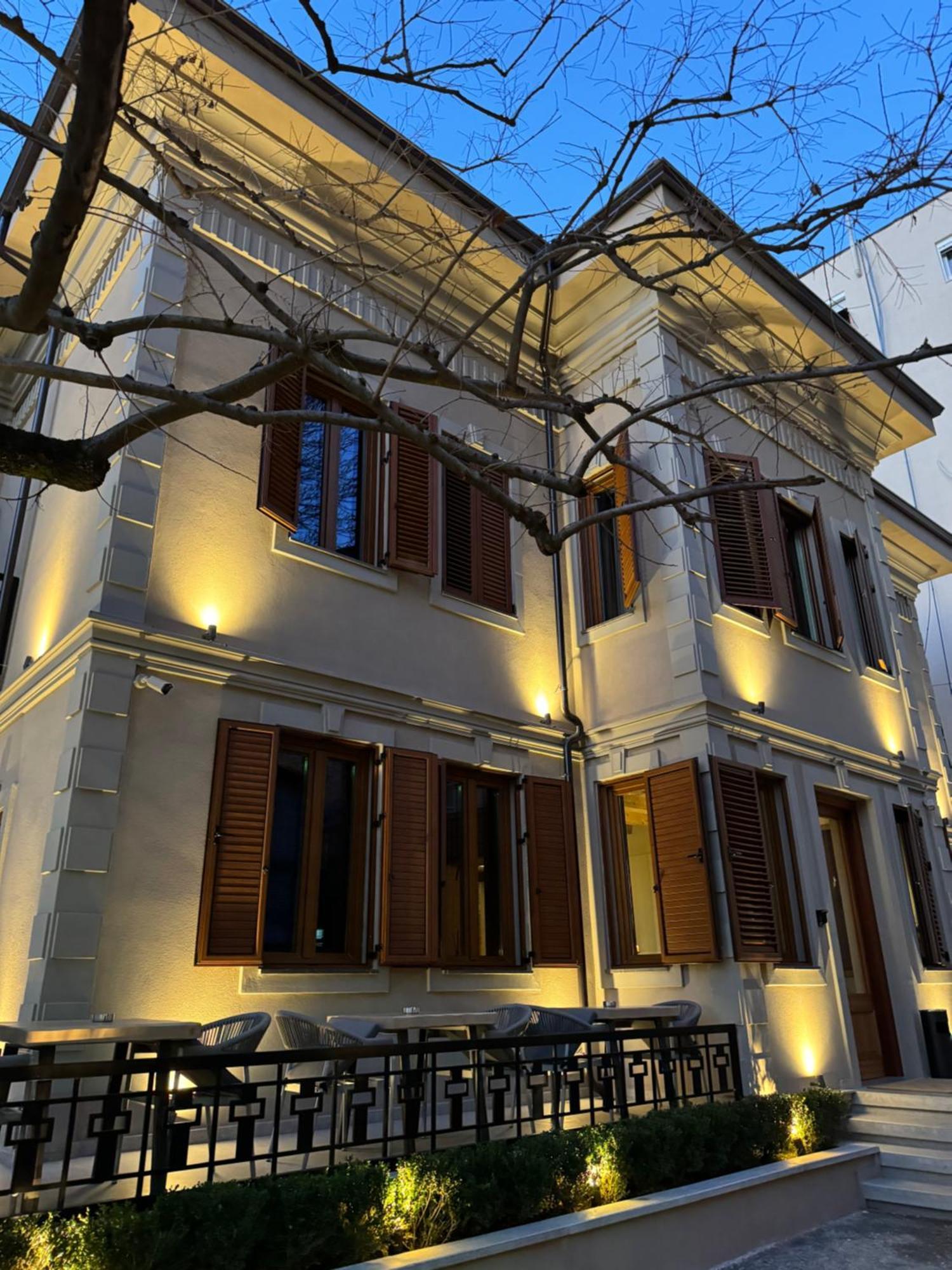 Faces & Places Boutique Отель