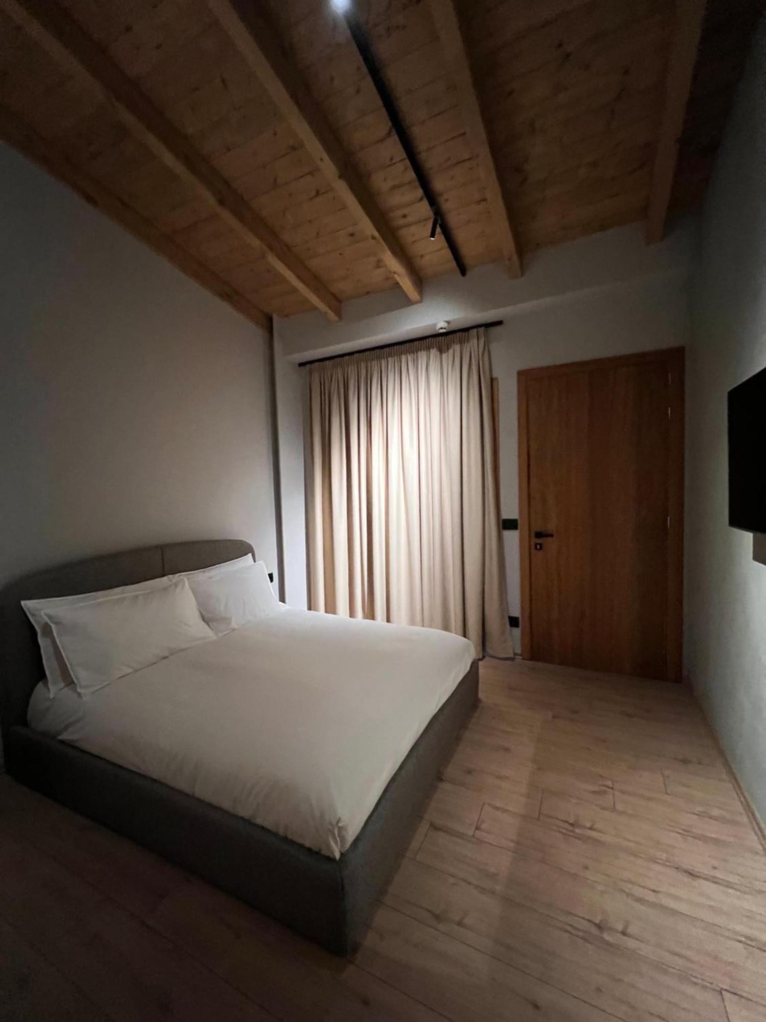 Faces & Places Boutique Отель